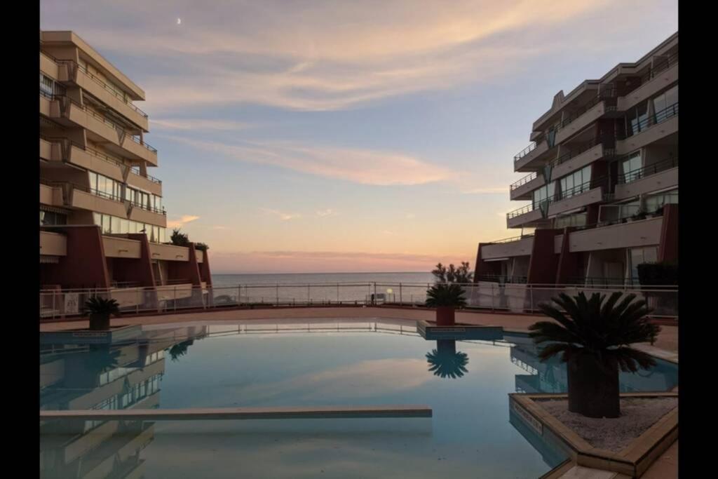 T2 Climatise Vue Sur Mer, Wifi, Piscine Et Parking Сет Екстер'єр фото